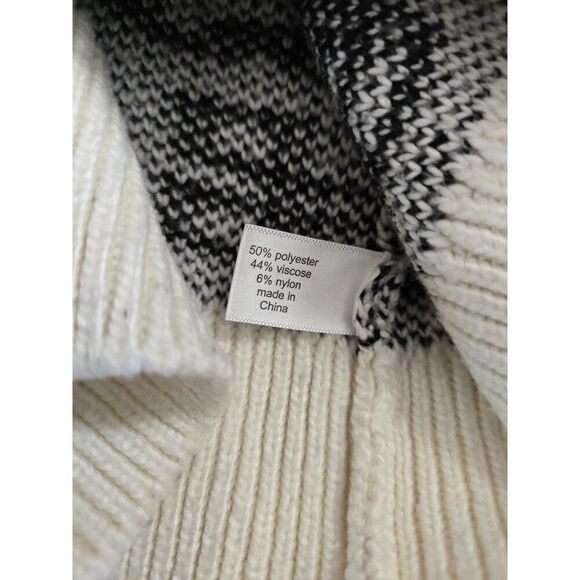Lane Bryant 14/16 Black & White Geometric Pattern Sweater geometric cottagecore - Picture 6 of 8